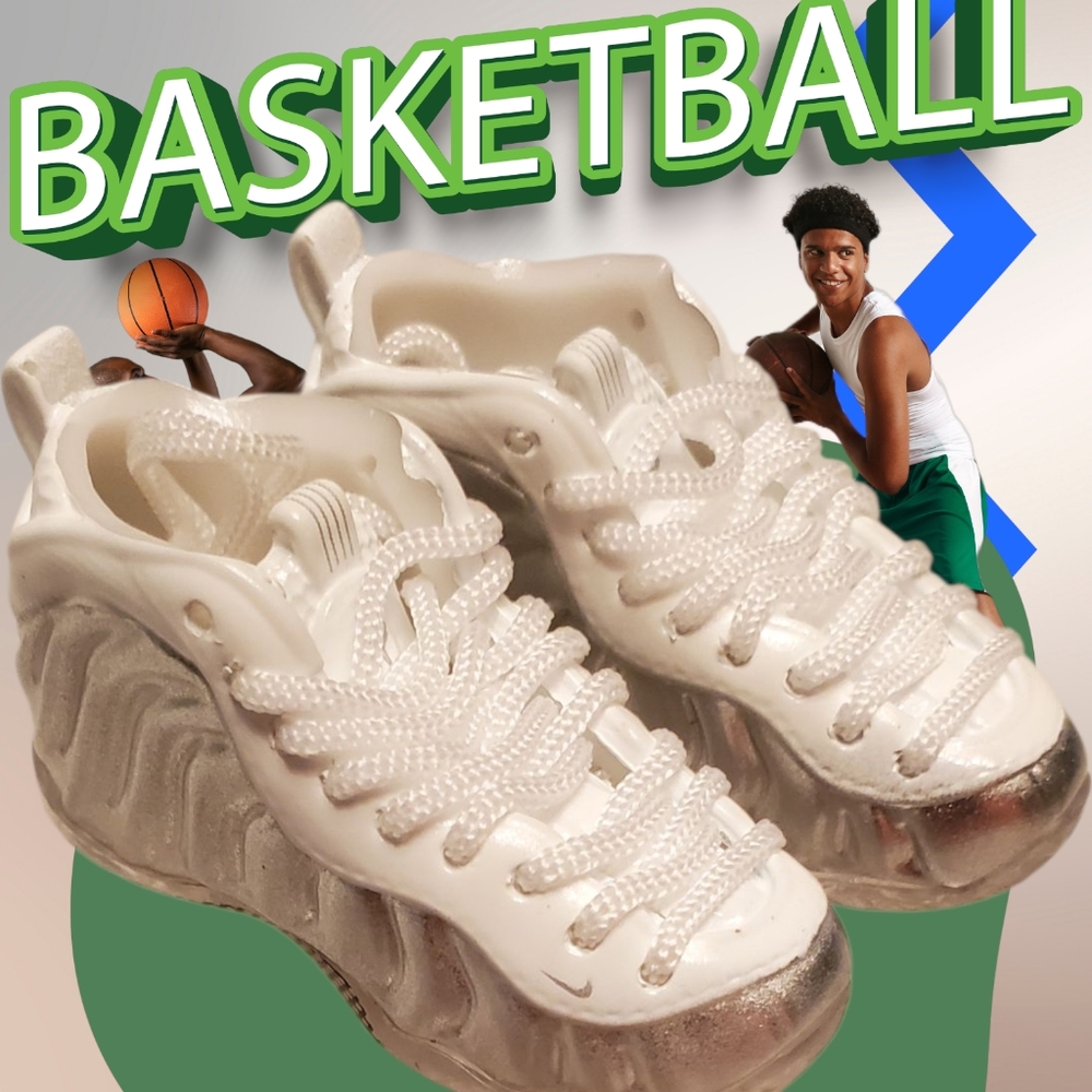 🔥🏀MINI WHITE & SILVER COLLECTIBLE SNEAKERS WITH DISPLAY CASE    BRAND NEW